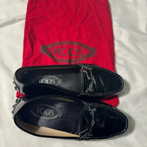 Tod’s Patent  Leather Driving Shoes Loafers Black Size 34 1/2 (5)
